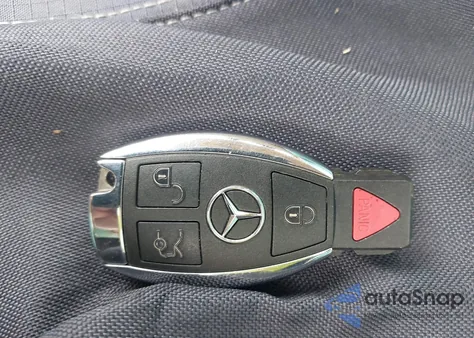 2004 Mercedes-Benz C 240 4Matic z USA, uszkodzony, nr VIN WDBRF81J54F470702